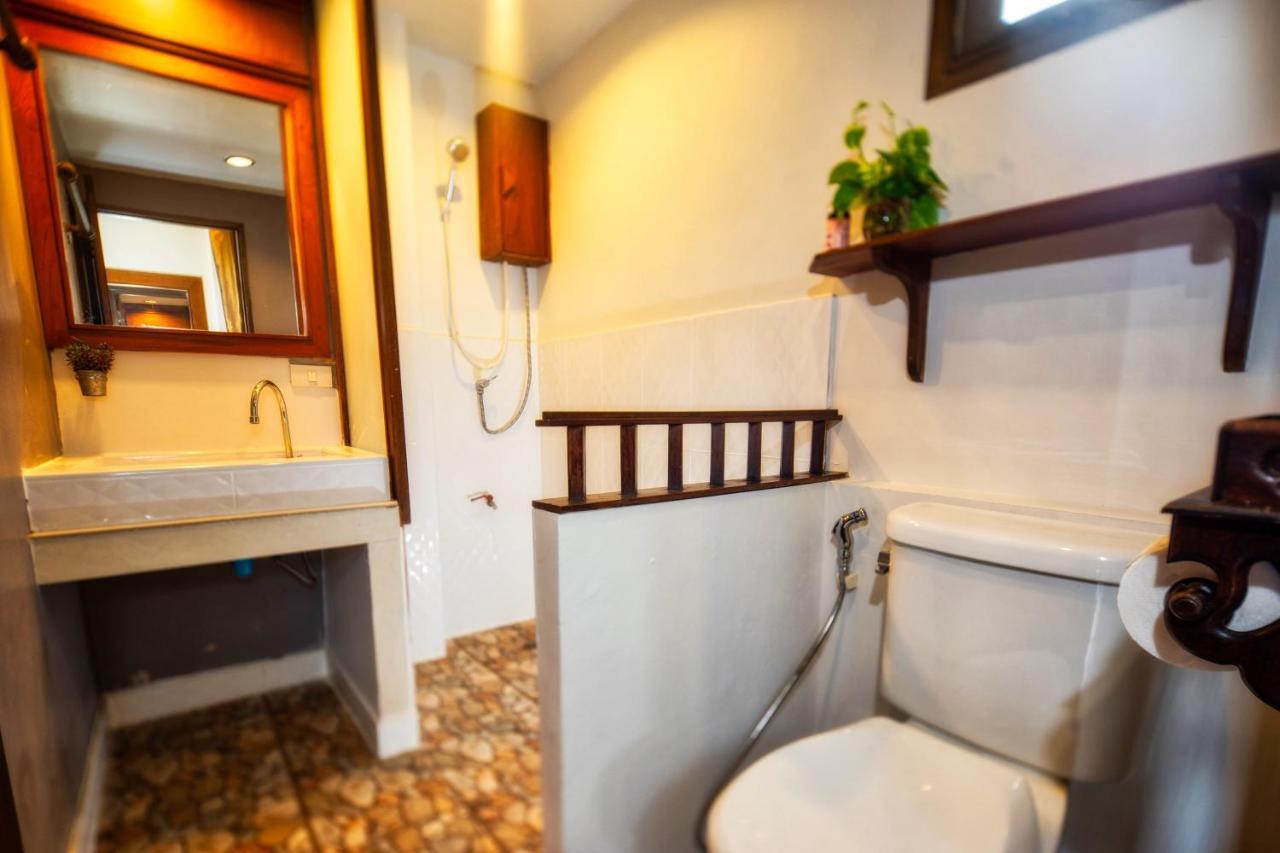 Ban Kong Rao Guesthouse Chiang Mai Bagian luar foto