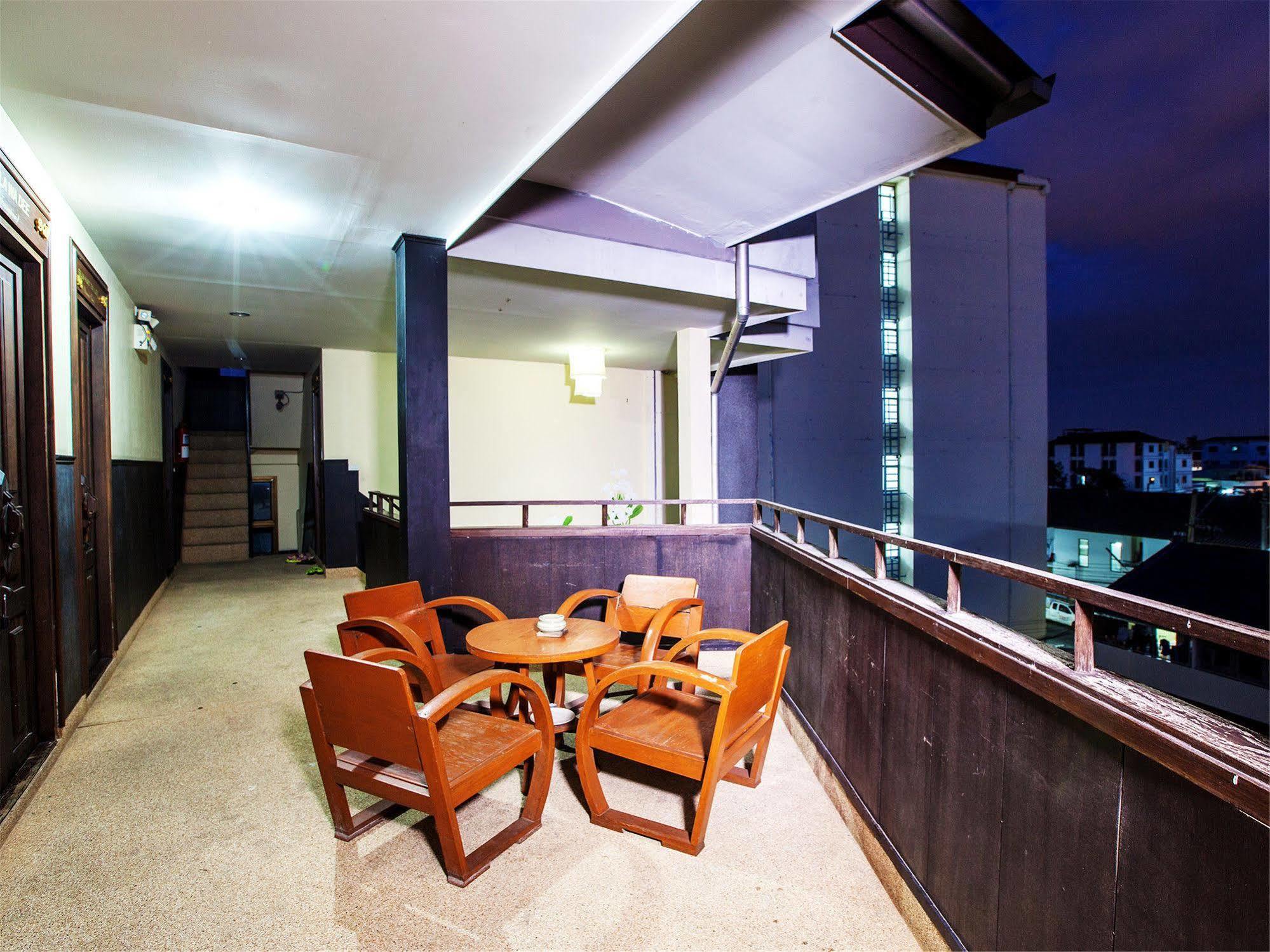 Ban Kong Rao Guesthouse Chiang Mai Bagian luar foto