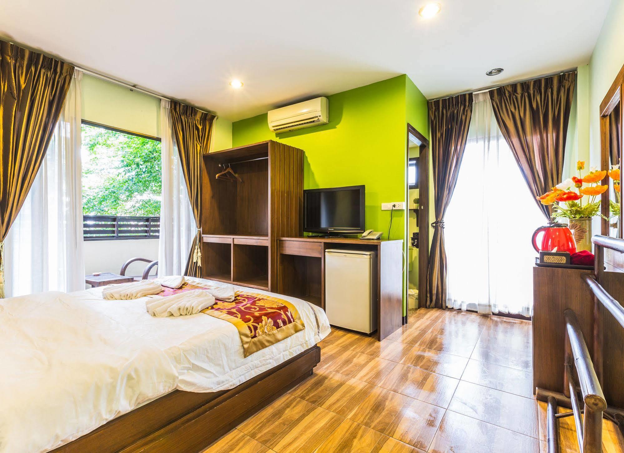Ban Kong Rao Guesthouse Chiang Mai Bagian luar foto